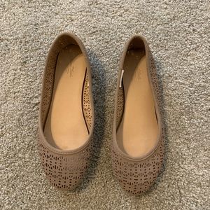 Women’s Universal Thread flats 7.5